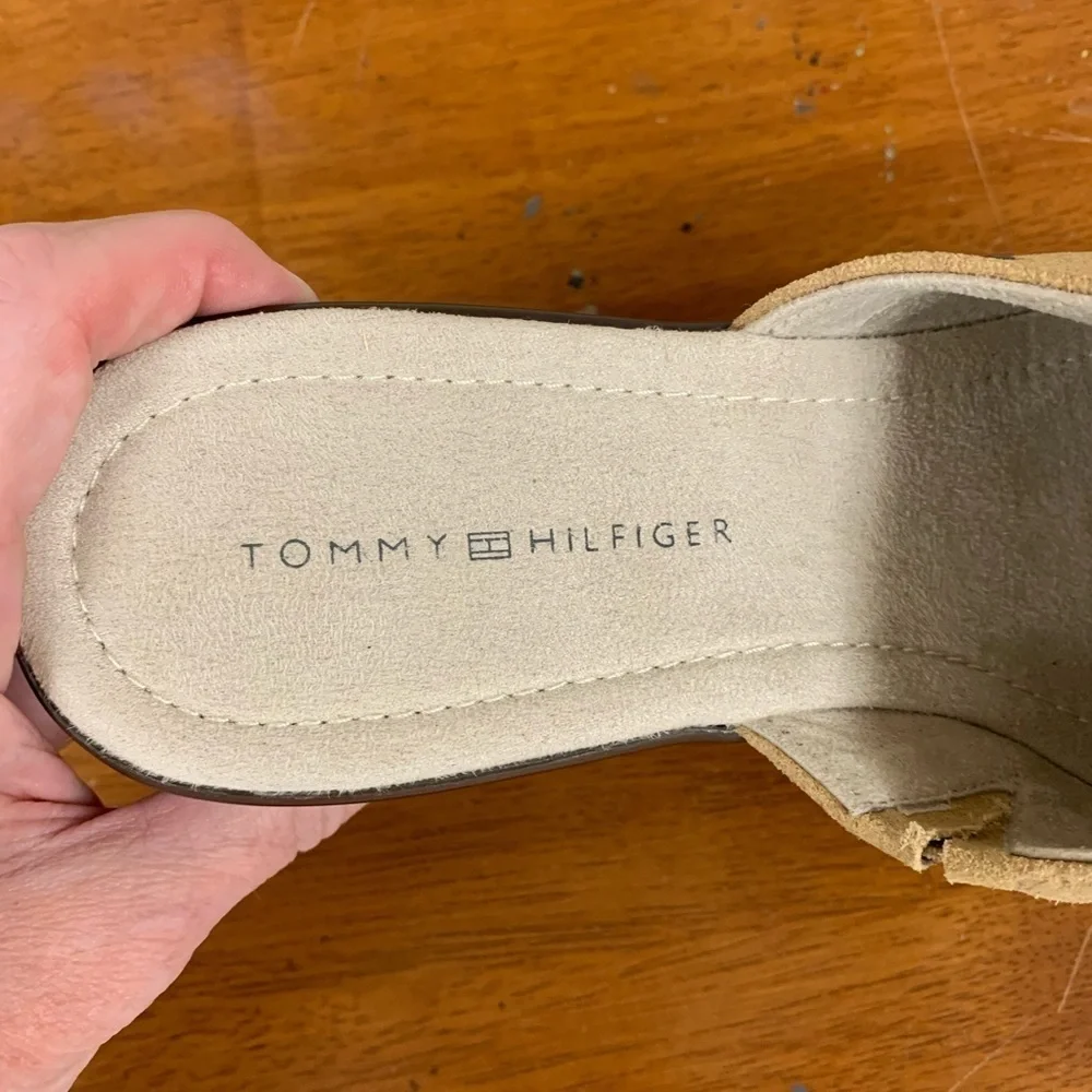 Tommy Hilfiger suede platform mules clogs size 8.5